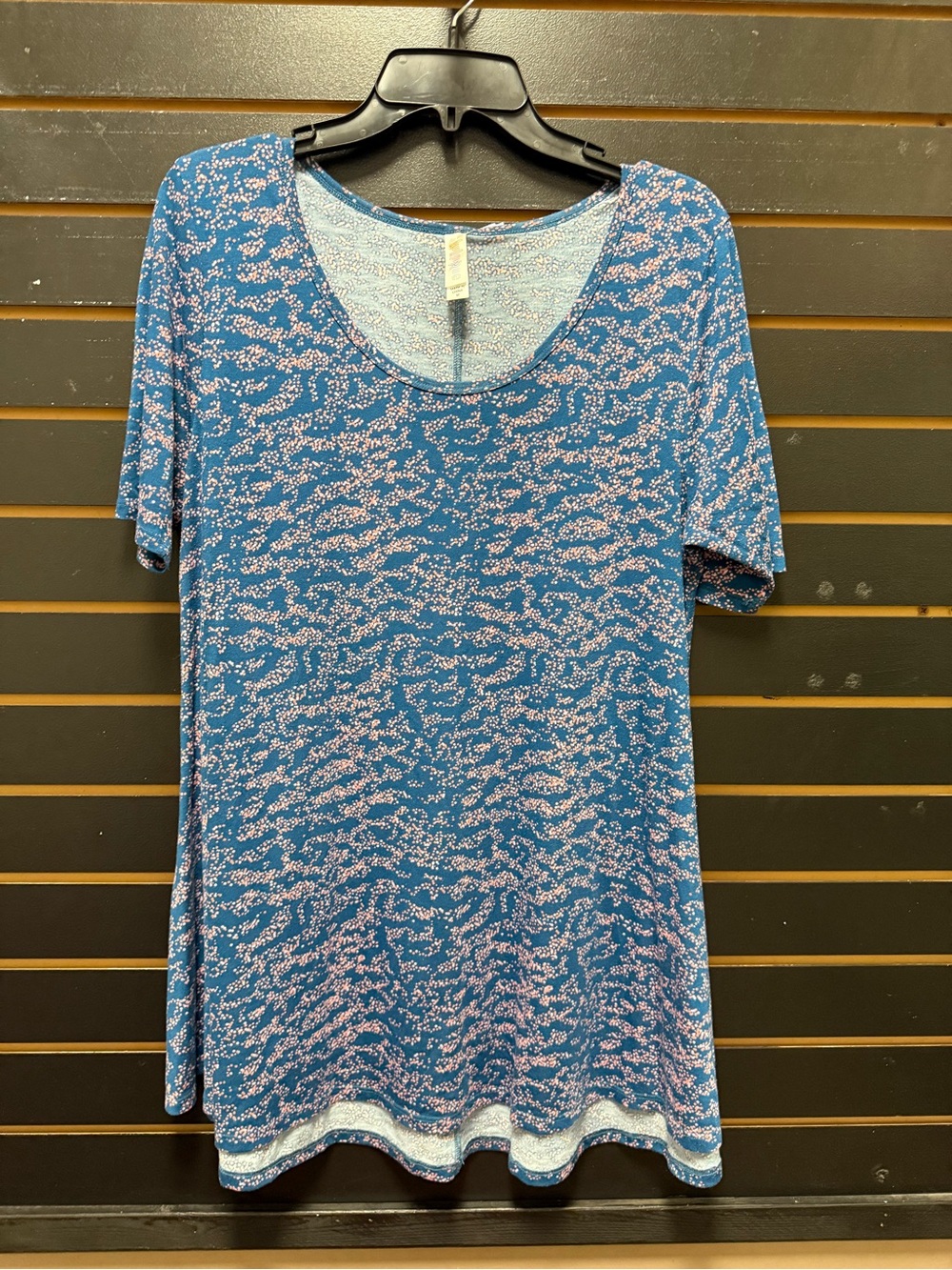 LuLaRoe Perfect T Top M Blue Pink Abstract Print Scoop Neck Short Sleeve